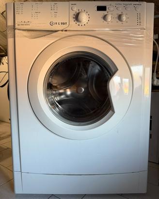 Lavatrice Indesit 4 kg – usata pochissimo
