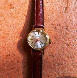 Orologio anni 70 in oro Tissot Saphir da donna