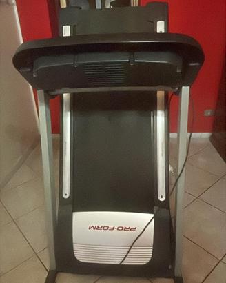 Tapis roulant pro form  in tutte le sue funzioni.