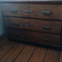 Cassettone antico in legno massello