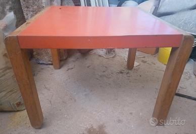 Tavolino stile vintage