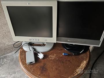 2 monitor vintage hp e lg per pc