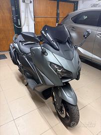 Yahama Tmax 560 05/2025 2400 km garanzia 05/2028