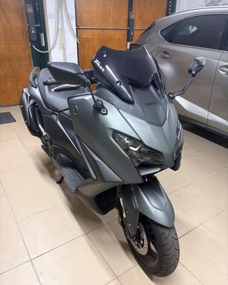 Yahama Tmax 560 05/2025 2400 km garanzia 05/2028