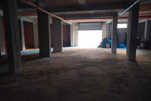 Magazzino  300 mq via del Salice
