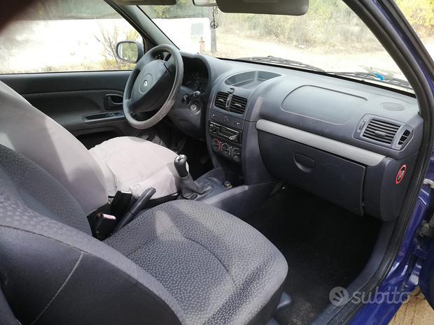 RENAULT Clio 3ª serie - 2007 WB5488