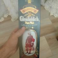 Bottiglia di whisky Glenfrddich vintage sigillata