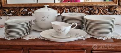 servizio di piatti da 12 completo
