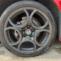 Cerchi in lega originali alfa romeo R 18