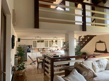 Villa a Schiera PREDISPOSTA X 2 APPARTAMENTI