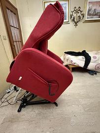 Poltrona alzapersone per invalidi e/o anziani