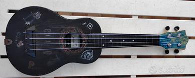 UKULELE 