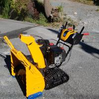 Spazzaneve a motore professionale