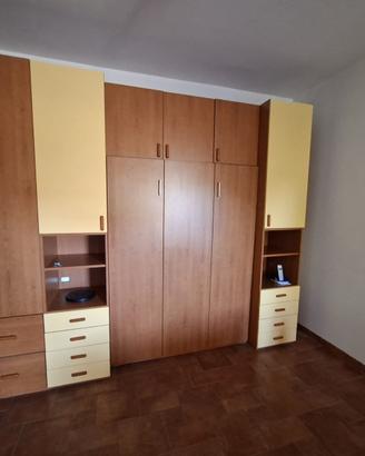 Armadio a muro 6 moduli con contenitore letto