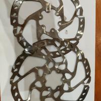 Dischi freno Shimano + il distanziale 
