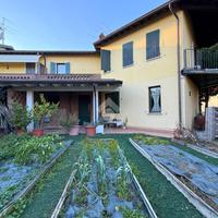VILLA A SCHIERA D'ANGOLO A BARBARIGA