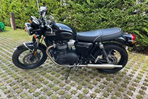 Triumph T100 Boneville