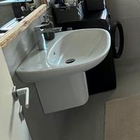 Lavabo in ceramica con semicolonna