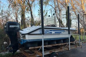 Barca è motore 40 cv 4 tempi