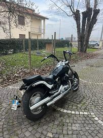 Yamaha XVS 650 Drag Star Bobber