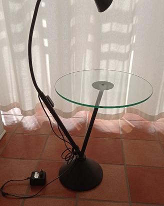 Tavolino in vetro con lampada