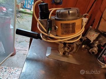 Taglierina  per stoffa e pelle volt 220