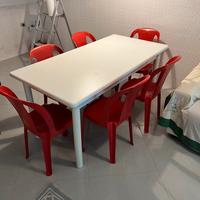 Tavolo da pranzo completo di sedie