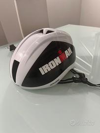 Casco ironman per triathlon