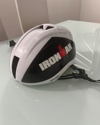 Casco ironman per triathlon
