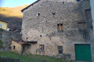 Rustico in centro storico con ampio terreno