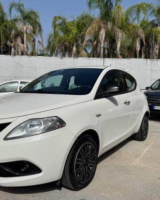 Lancia Ypsilon 1.0 FireFly Gold 12/2020