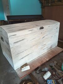 baule in legno invecchiato 