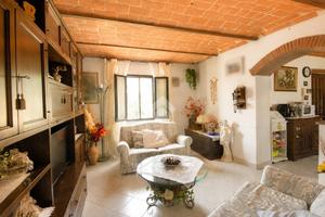 CASA SEMINDIPENDENTE A CASCINA