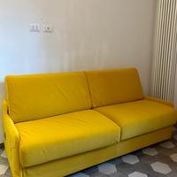 Divano letto giallo