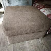 Pouf/poggiapiedi mai utilizzato