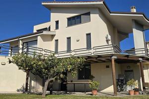 Villa di 320 m² con più di 5 locali a Tarquinia