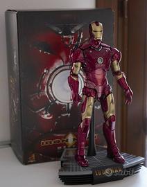 Hot Toys Iron Man Mac III Battle Damaged Version