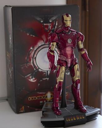 Hot Toys Iron Man Mac III Battle Damaged Version