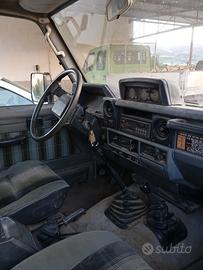 TOYOTA Land Cruiser lj70