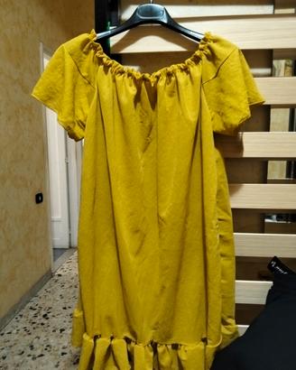 vestito con spalle scoperte 