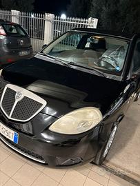 Lancia ypslon