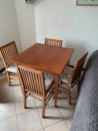 Tavolo estensibile con 4 sedie