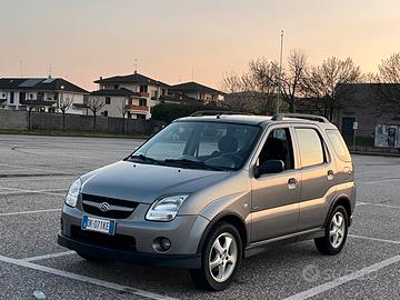 Suzuki ignis 4x4 benzina 1.5 neopatentati