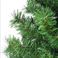 Albero di Natale, tappeto e arredamento natalizio