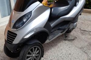 Piaggio MP3 250