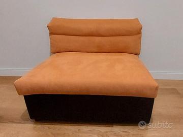 Poltrona da camera color salmone