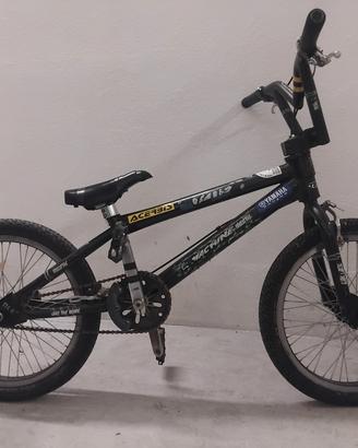 bicicletta bmx
