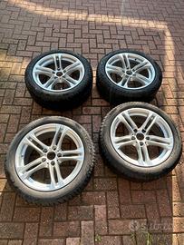 **Gomme/Cerchi Pirelli 245/45 R18 100V M+S**