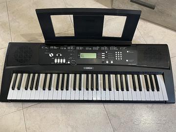 Pianola Yamaha EZ220