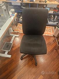 Sedia con ruote da scrivania